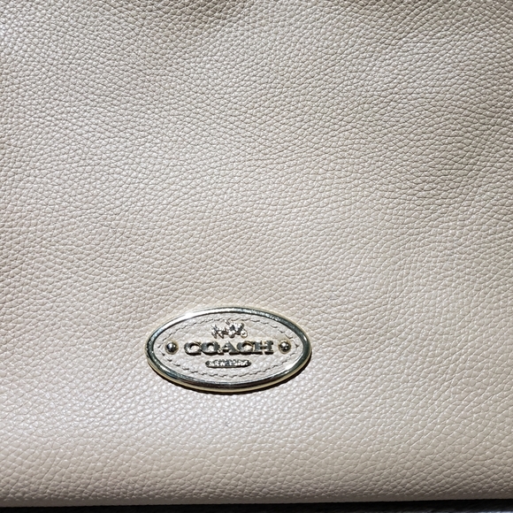 Coach crossbody purse - Picture 2 of 6